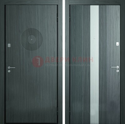 Темная железная дверь с МДФ и декоративной вставкой ДМ-25 в Мытищах