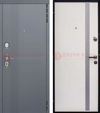 Входная серая дверь МДФ со стеклянной вставкой внутри ДМ-271 в Мытищах