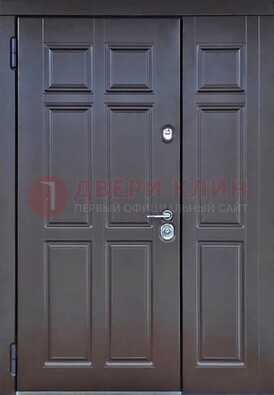 Тёмная двухстворчатая входная дверь для коттеджа с МДФ ДМ-533 в Воронеже