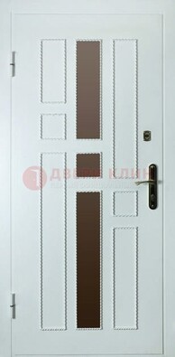 Белая стальная дверь с МДФ и декоративными вставками ДМ-62 в Мытищах