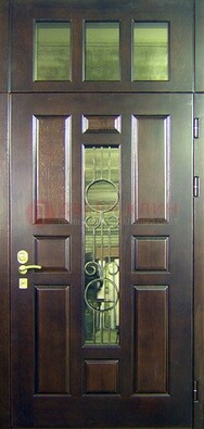 Парадная дверь со стеклянными вставками и ковкой ДПР-1 в офисное здание в Мытищах