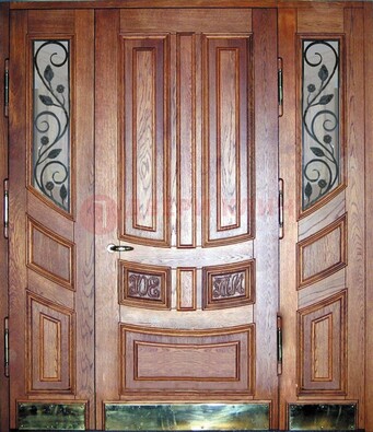 Парадная дверь со стеклом и ковкой ДПР-35 для загородного дома в Мытищах
