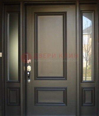 Парадная дверь с отделкой массив ДПР-65 в загородный дом в Мытищах