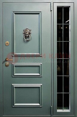 Зелёная металлическая дверь со стеклом ДС-65 в Мытищах