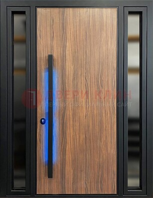 Коричневая металлическая дверь со стеклом ДС-69 в Мытищах