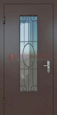 Коричневая наружная железная дверь со стеклом и ковкой ДСК-100 в Ногинске