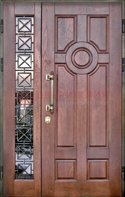 Распашная входная дверь со стеклом и ковкой ДСК-116 в Мытищах