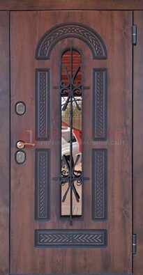 Железная дверь со стеклом и ковкой и узором ДСК-150 в Сертолово