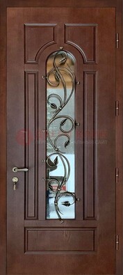 Коричневая наружная дверь со стеклом и ковкой для дома ДСК-159 в Кингисеппе