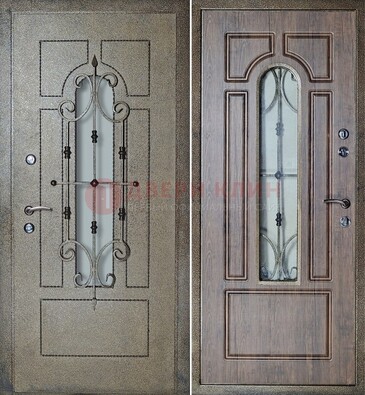 Внешняя стальная дверь со стеклом и ковкой зеленой ДСК-22 в Мытищах