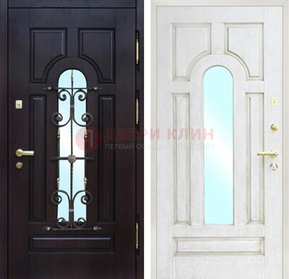 Металлическая дверь со стеклом и ковкой ДСК-55 в частный дом в Мытищах