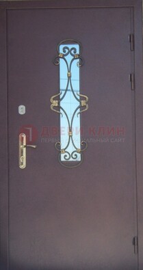 Металлическая дверь со стеклом и ковкой ДСК-77 в панельный дом в Сертолово