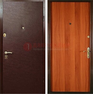 Коричневая металлическая дверь с винилискожей ДВ-20 в Мытищах