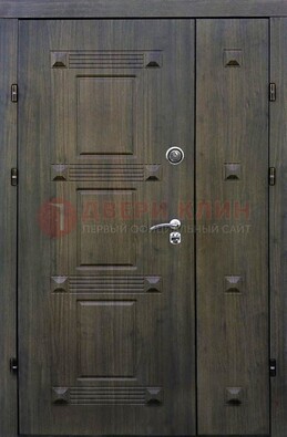 Железная двухстворчатая филенчатая дверь с виноритом ДВТ-143 в Мытищах
