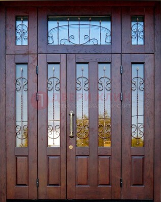 Коричневая парадная дверь с виноритом и ковкой ДВТ-168 в Мытищах