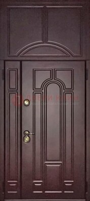 Коричневая железная дверь с виноритом и верхней фрамугой ДВТ-243 в Мытищах