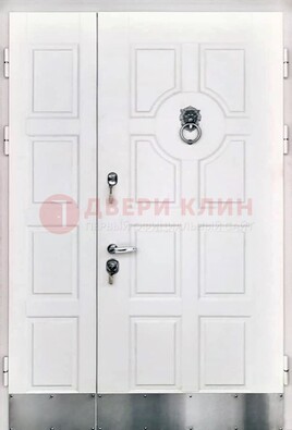 Белая входная дверь с виноритом ДВТ-246 в Мытищах
