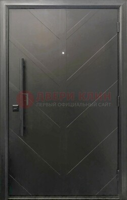 Современная металлическая дверь с виноритом ДВТ-255 в Липецке
