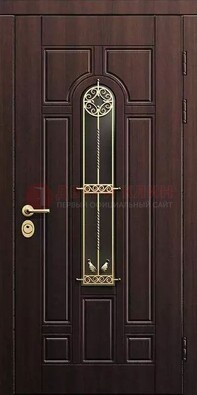 Железная коричневая дверь с виноритом и фрезерованной панелью ДВТ-93 в Мытищах